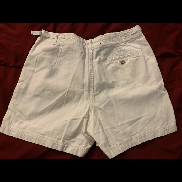 White shorts - Picture 1 of 3